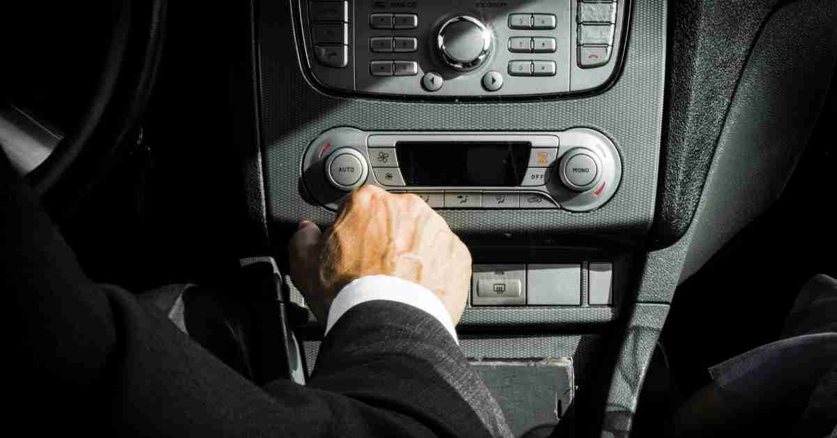 چگونه بفهمیم ماشین شنود دارد؟راه‌های تشخیص دستگاه‌های جاسوسی